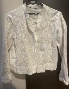 ZARA ザラ　刺繍入り麻混ノーカラージャケット アイボリー/サイズS
