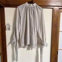 9月秋お値下げ価格★インデックスのライトグレー 長袖ブラウス リボン付き（M