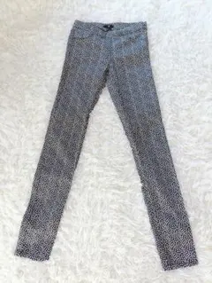 H&M 　黒と白のドット柄 スキニーパンツ　S