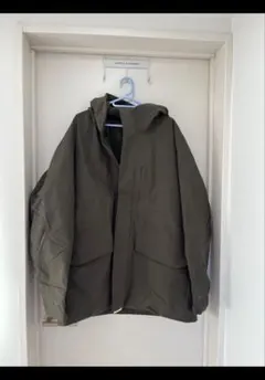 【新品】ユニクロ ハイブリッドダウンパーカー XLサイズ オリーブ