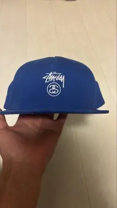 Stussy 青 フラットビルキャップ