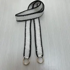 編み物ショルダーストラップ 白黒