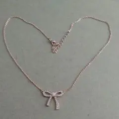 リボンの形のネックレス☆