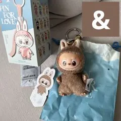 【正規品】 ラブブ ぬいぐるみ アルファベット PIN FOR LOVE (＆)