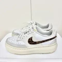 NIKE Court Vision Alta 24.0