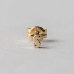 ete K10 ピアス イニシャルのサムネイル