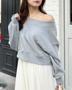 オフショルダー グレー スウェット