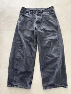 美品　GU バレルレッグジーンズ　31inch DARK GRAY