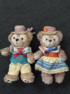 ダッフィー&シェリーメイ　ぬいぐるみバッジ　ハローフロムケープコッド