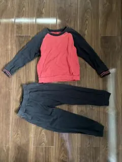 ユニクロ　ウルトラストレッチ　ルームウェア　長袖パジャマ　130cm 綿 人気