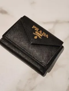 PRADA プラダ 三つ折り財布 ブラックのサムネイル