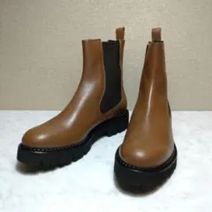 Item thumbnail for item 511974cf-484f-4ab1-98f6-0bf6694aee20