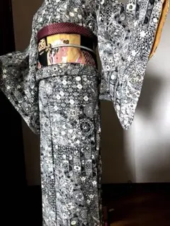 夏物 洗える型染め絽の小紋（花唐草、古典文）裄67 化繊物 美品 - メルカリ
