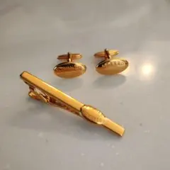 1100円値下げ　dunhill　ゴールド ネクタイピンとカフリンクスセット