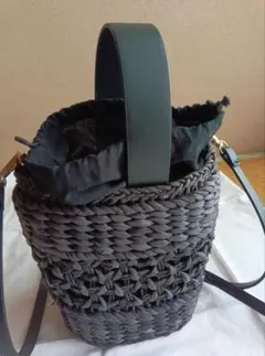 ZARA 黒　カゴ　ショルダーバッグ