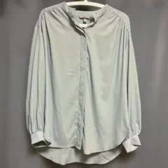 H&M ブルーブラウス　Mサイズのサムネイル