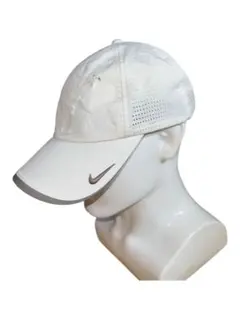NIKE ホワイト ベースボールキャップ (2)