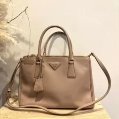 【美品】プラダ ガレリアサフィアーノ ピンクベージュ
