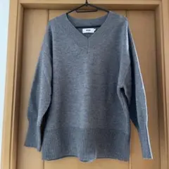 アズールバイマウジー　オーバーサイズVネック長袖ニットセーター　グレー　Mサイズ