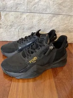 FENDIスニーカー