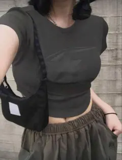 黒 クロップドTシャツ 半袖 ロゴデザイン