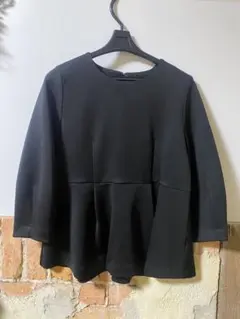 黒い七分袖ペプラムチュニック