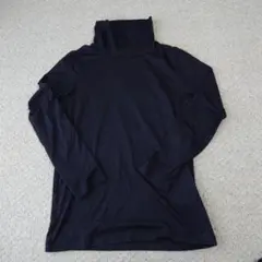 UNIQLO　HEATTECH 黒 アンダーシャツ 130