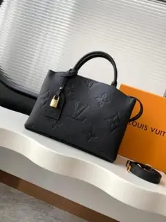 美品ノベルティ レディース ハンドバッグ