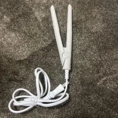 ホワイト ストレートヘアアイロン