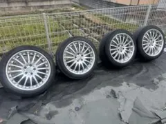 カールソンのサムネイル