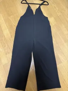 ブラック Vネック オールインワン　サロペット　フリーサイズ