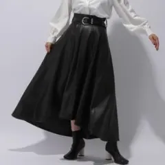 フェイクレザーサーキュラースカート(HARE)