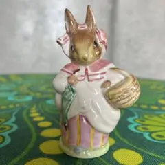 ☆ピーターラビット☆ミセスラビット☆陶器☆フィギュア☆ベスウィック【送料込み】