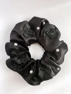 ブラックガーリーパールリボンシュシュ