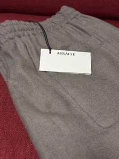 AURALEE super light wool easy slacksのサムネイル