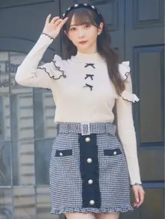 Ank Rouge 肩開きフリルハイネックリブニット ホワイト