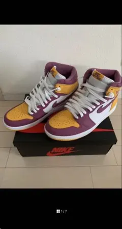 NIKE エアジョーダン1のサムネイル