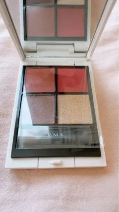 RMK シンクロマティック アイシャドウパレット 08 エンチャンティングのサムネイル