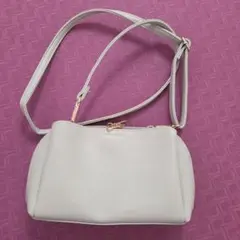 ライトグレー ショルダーバッグ ダブルファスナー