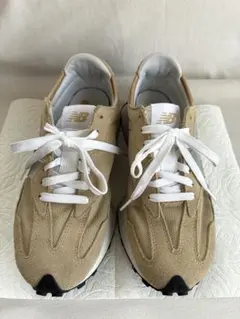new balance ベージュ スニーカーMS327ME1