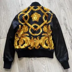 2026年最新】VERSACE メンズ MA-1・フライトジャケットの人気アイテム