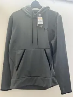 【新品タグ付き】Under Armour ダークグレー フード付きパーカー