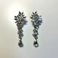 クリスタル装飾ドロップ型ピアス ブライダルアクセサリー ピアス 結婚式 花嫁