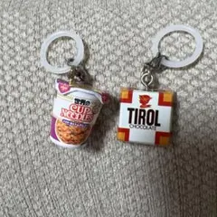 カップヌードル チロルチョコ ミニチュア めじるし2個セット