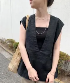 SHENERY ダークグレー Vネック ベストのサムネイル