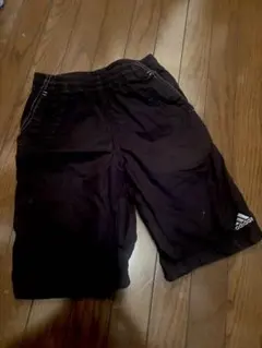 adidas 黒 ハーフパンツ 116cm