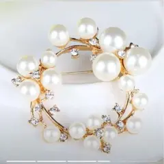ブローチ　パール　結婚式 卒業式　大人気　上品　キラキラ　ポイント　ゴールド