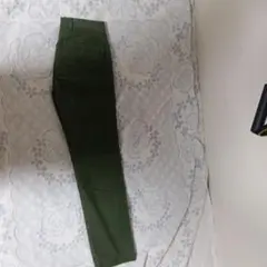 グリーン　パンツ　スラックス　細畝？