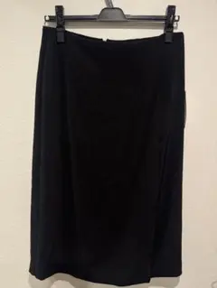 UNIQLO ブラックハイウエストドレープラップミディスカート