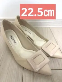 DIANA ダイアナ パンプス ベージュ　22.5㎝のサムネイル